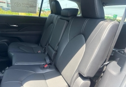 Toyota Grand Highlander XLE AWD (Natl) 2026