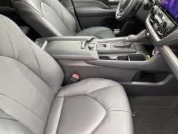 Toyota Grand Highlander Platinum AWD (Natl) 2026