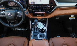 Toyota Highlander Hybrid Platinum AWD (Natl) 2026