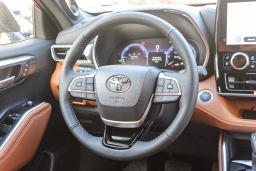 Toyota Highlander Hybrid Platinum AWD (Natl) 2026
