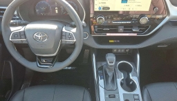 Toyota Highlander Platinum AWD (Natl) 2026