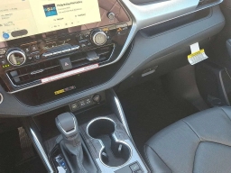 Toyota Highlander Platinum AWD (Natl) 2026