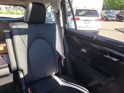 Toyota Highlander Platinum AWD (Natl) 2026