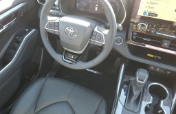 Toyota Highlander Platinum AWD (Natl) 2026