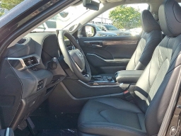 Toyota Highlander Platinum AWD (Natl) 2026