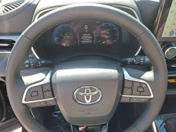 Toyota Highlander Platinum AWD (Natl) 2026