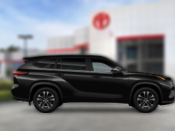 Toyota Highlander XLE AWD (Natl) 2026
