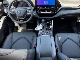 Toyota Highlander Platinum AWD (Natl) 2026