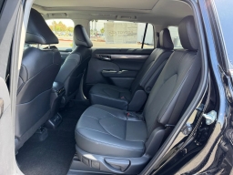 Toyota Highlander Platinum AWD (Natl) 2026