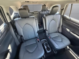 Toyota Highlander Platinum AWD (Natl) 2026