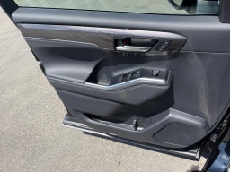 Toyota Highlander Platinum AWD (Natl) 2026