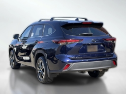 Toyota Highlander XLE AWD (Natl) 2026