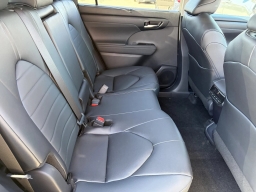 Toyota Highlander XLE AWD (Natl) 2026