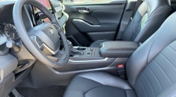 Toyota Highlander XLE AWD (Natl) 2026