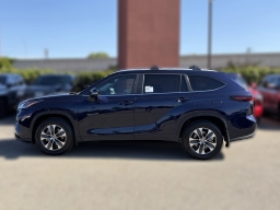 Toyota Highlander XLE AWD (Natl) 2026