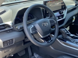 Toyota Highlander Platinum AWD (Natl) 2026