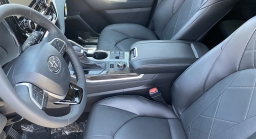 Toyota Highlander Platinum AWD (Natl) 2026