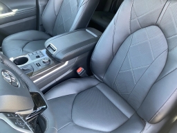 Toyota Highlander Platinum AWD (Natl) 2026