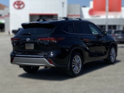 Toyota Highlander Platinum AWD (Natl) 2026