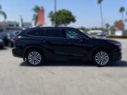 Toyota Highlander Platinum AWD (Natl) 2026