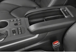 Toyota Highlander XLE AWD (Natl) 2026