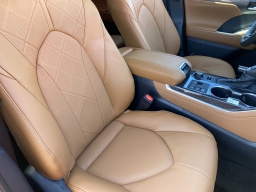 Toyota Highlander Platinum AWD (Natl) 2026