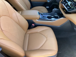 Toyota Highlander Platinum AWD (Natl) 2026