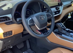 Toyota Highlander Platinum AWD (Natl) 2026