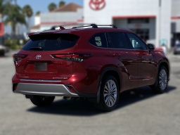 Toyota Highlander Platinum AWD (Natl) 2026