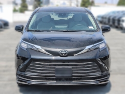 Toyota Sienna LE FWD 8-Passenger (Natl) 2026