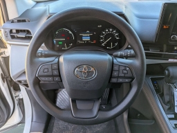 Toyota Sienna LE AWD 8-Passenger (Natl) 2026