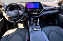 Toyota Highlander Hybrid Limited AWD (Natl) 2026