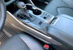 Toyota Highlander Hybrid Limited AWD (Natl) 2026