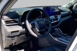 Toyota Highlander Hybrid Limited AWD (Natl) 2026