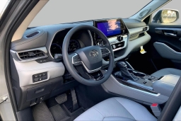 Toyota Highlander Hybrid Limited AWD (Natl) 2026