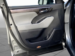 Toyota Highlander Hybrid Limited AWD (Natl) 2026