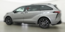 Toyota Sienna XSE FWD 7-Passenger (Natl) 2026