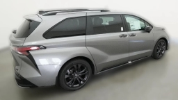 Toyota Sienna XSE FWD 7-Passenger (Natl) 2026