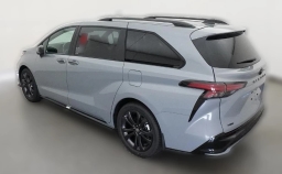 Toyota Sienna XSE FWD 7-Passenger (Natl) 2026