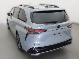 Toyota Sienna XSE FWD 7-Passenger (Natl) 2026