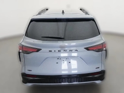 Toyota Sienna XSE FWD 7-Passenger (Natl) 2026