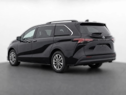 Toyota Sienna XLE FWD 8-Passenger (Natl) 2026