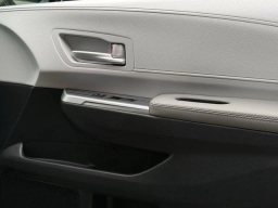 Toyota Sienna XLE FWD 8-Passenger (GS) 2026