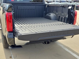 Toyota Tundra 4WD Limited CrewMax 5.5' Bed (Natl) 2026