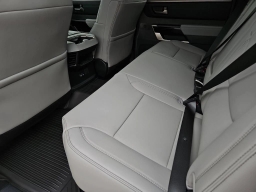 Toyota Tundra 4WD Limited CrewMax 5.5' Bed (Natl) 2026