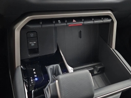 Toyota Tundra 4WD Limited CrewMax 5.5' Bed (Natl) 2026