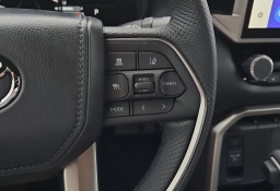 Toyota Tundra 4WD Limited CrewMax 5.5' Bed (Natl) 2026