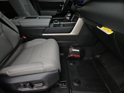 Toyota Tundra 4WD Limited CrewMax 5.5' Bed (Natl) 2026