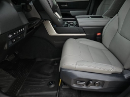 Toyota Tundra 4WD Limited CrewMax 5.5' Bed (Natl) 2026