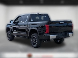 Toyota Tundra 4WD Limited CrewMax 5.5' Bed (Natl) 2026